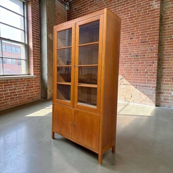 Vitrine XL vintage haute en bois / armoire / armoire de laboratoire