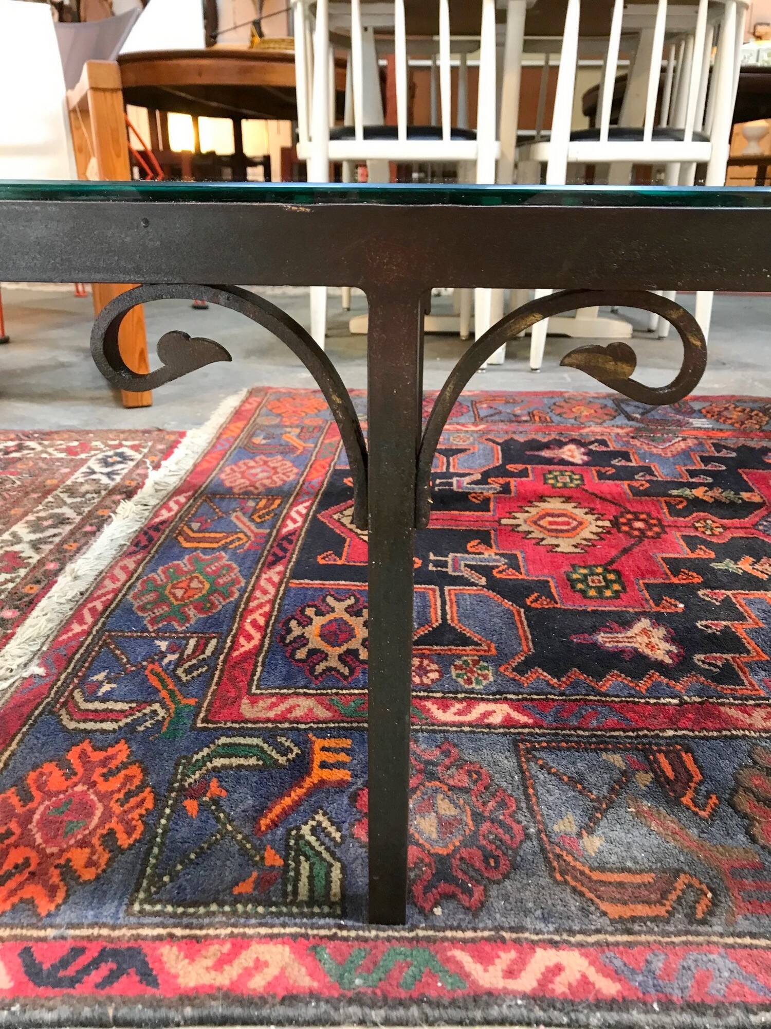 Table basse en fer forgé et verre