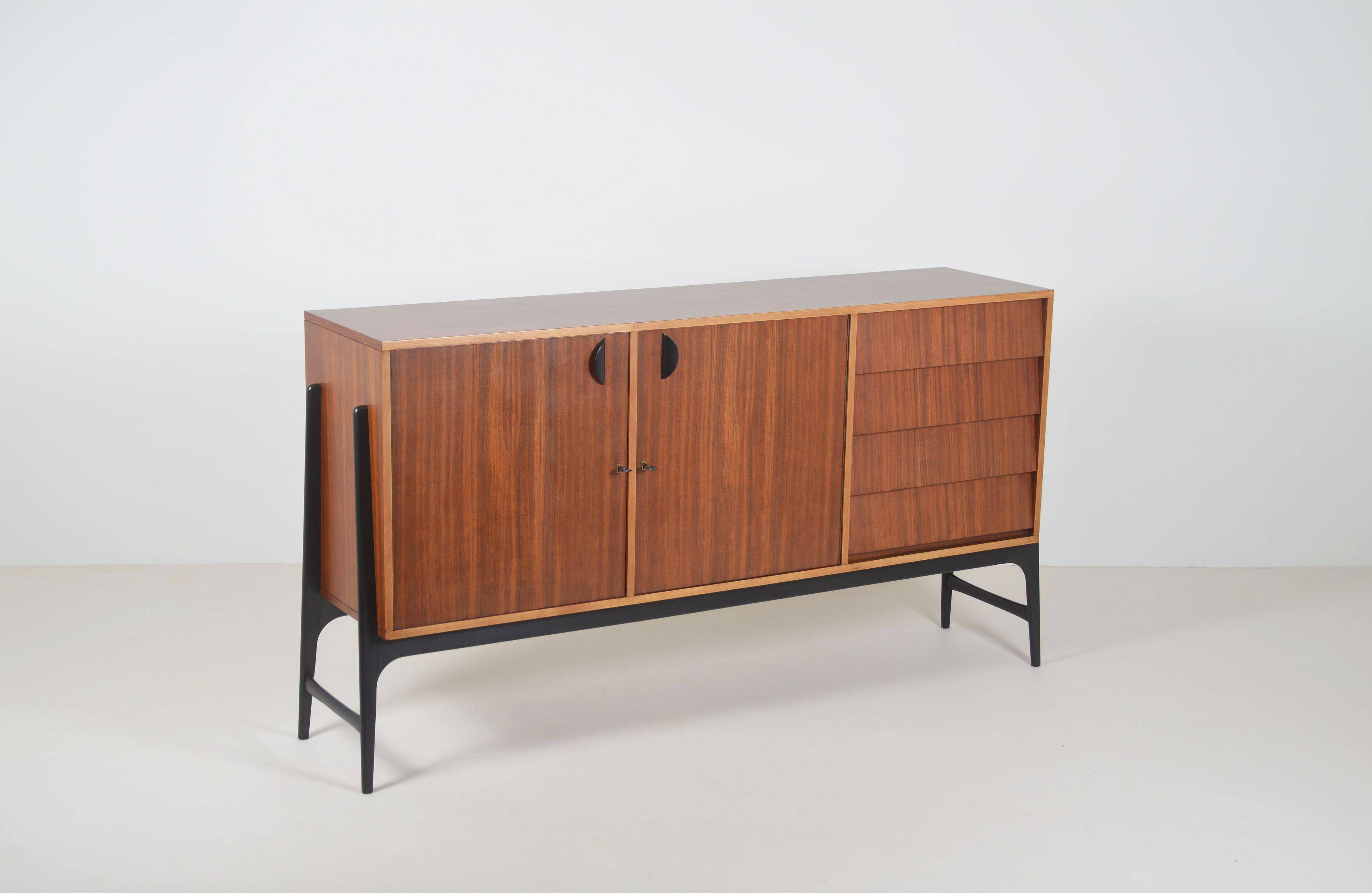 Buffet conçu par Alfred Hendrickx pour Belform, années 1950.
