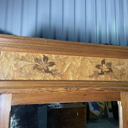 Armoire à glace en pitchpin et marqueterie