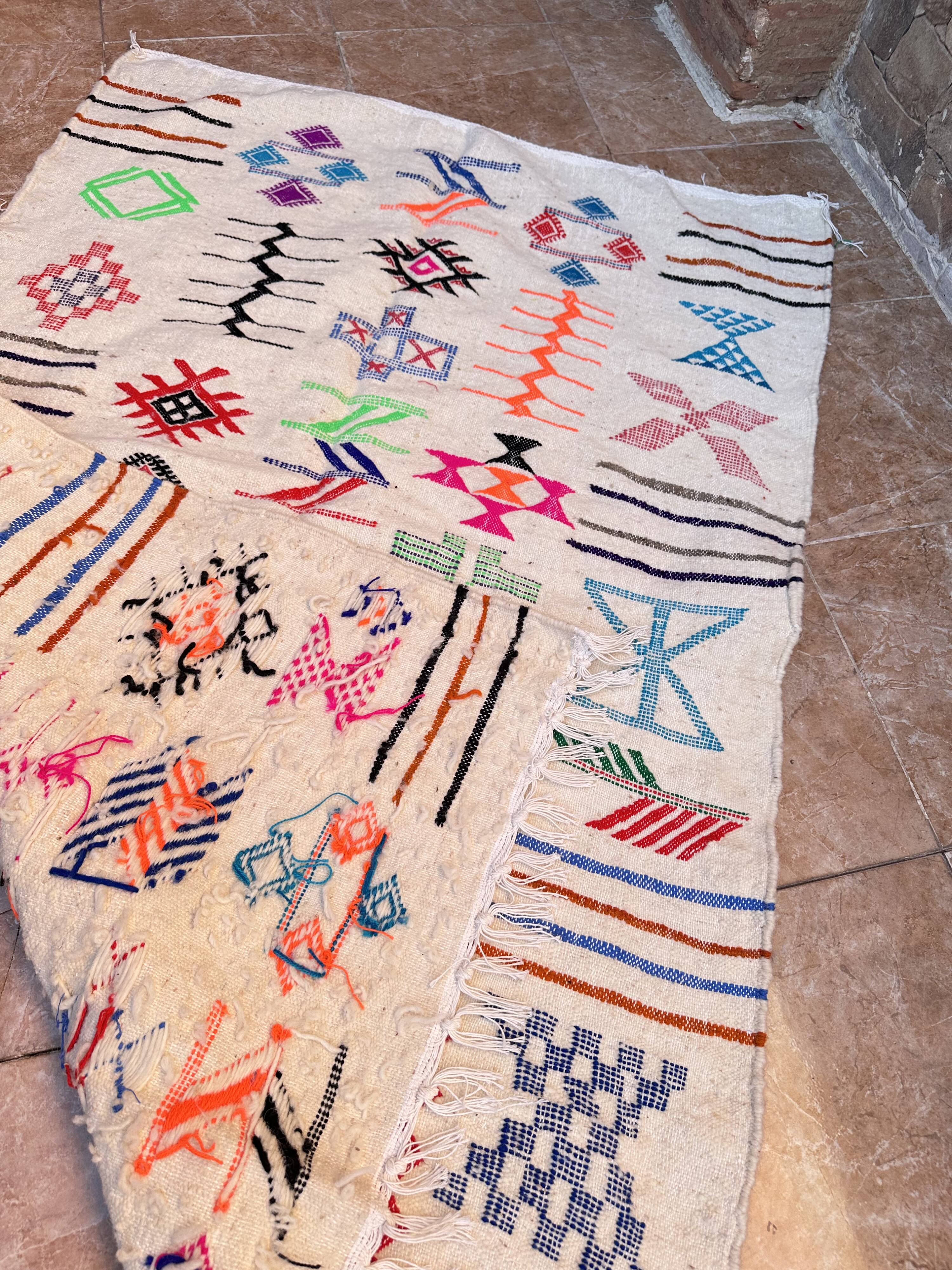 Handmade wool Berber rug – Colourful bohemian Moroccan kilim