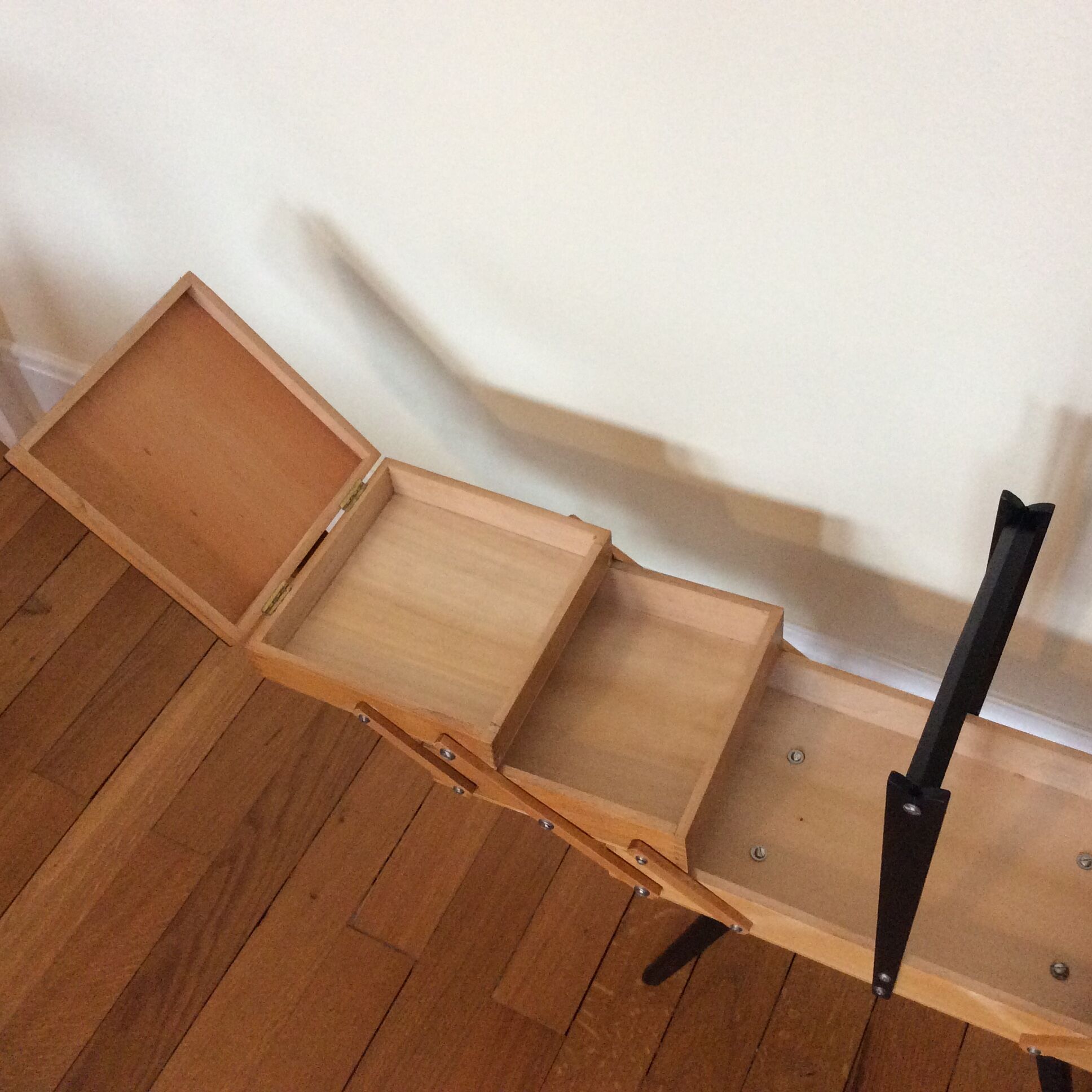 workman seamstress feet compats