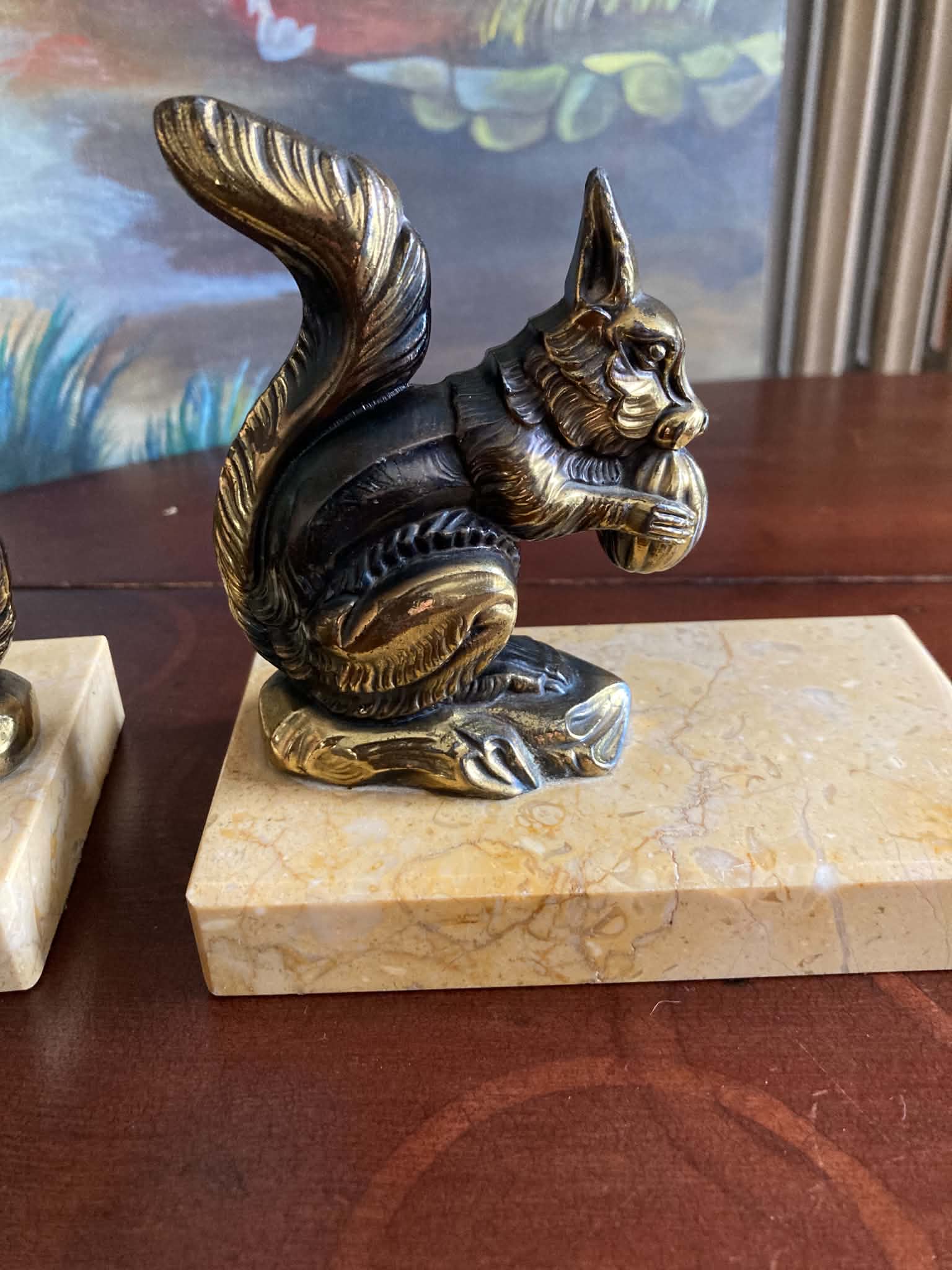 Squirrel bookends