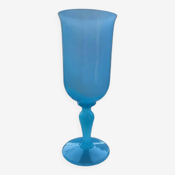 Vase calice opaline bleue