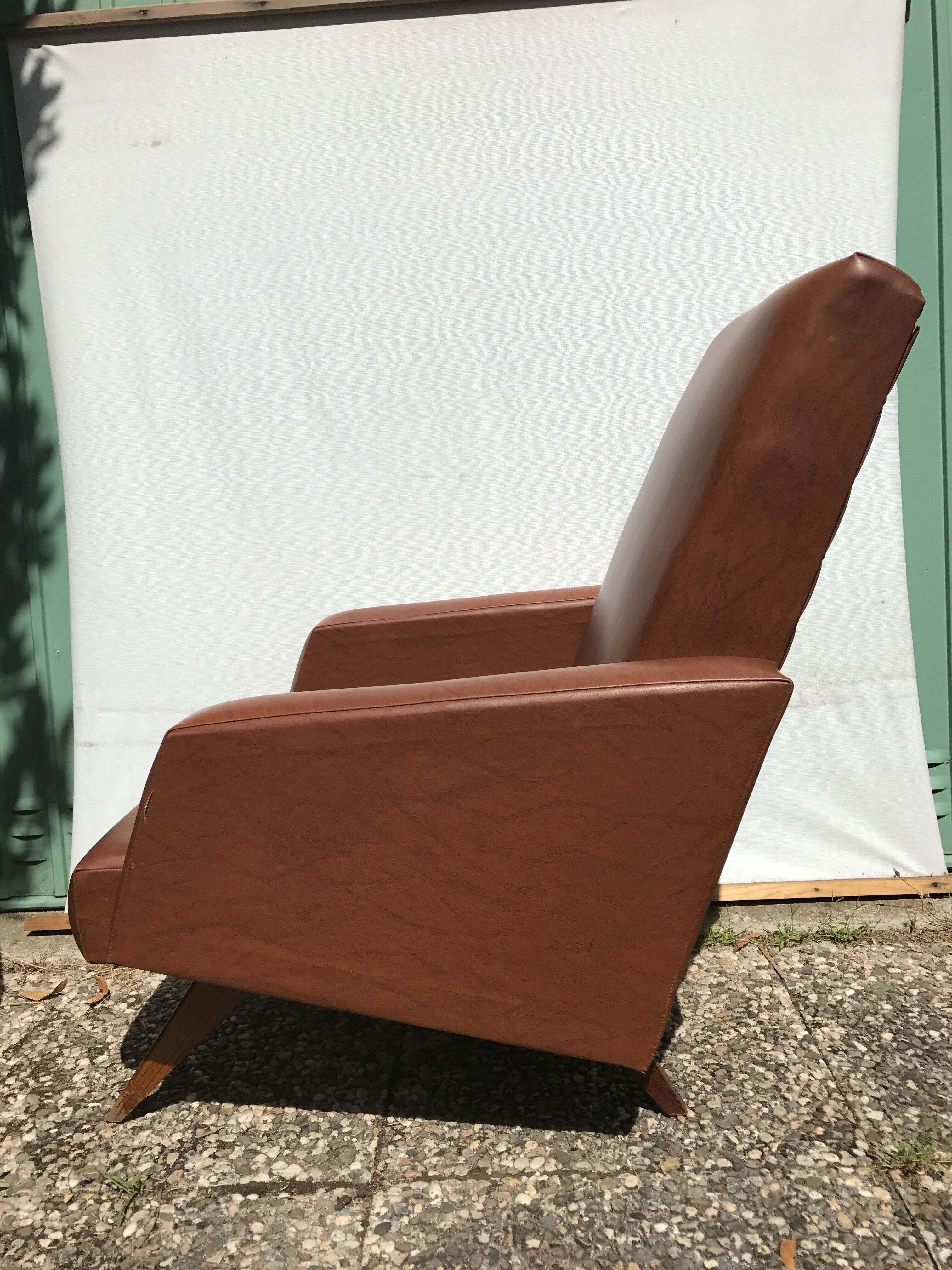 Ancient 70s armchair