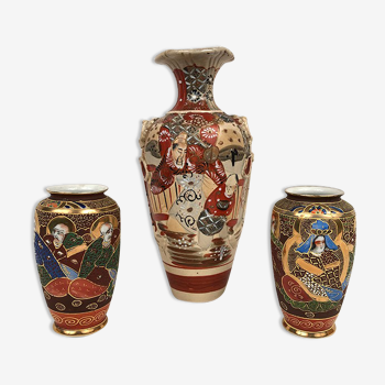 Lot de trois vases japonais Satsuma