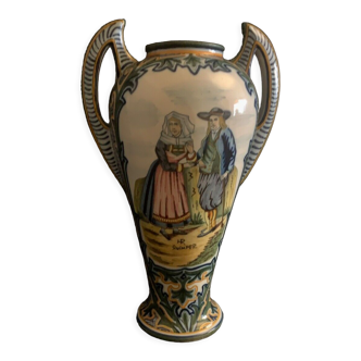 Vase Henriot Quimper, Signé HR, circa 1904-1922, numéroté 13, bretons, fleurs