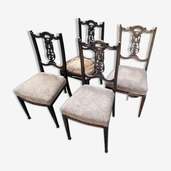 Lot 4 chaises "Chippendale"