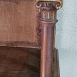Etagère en noyer vitrée