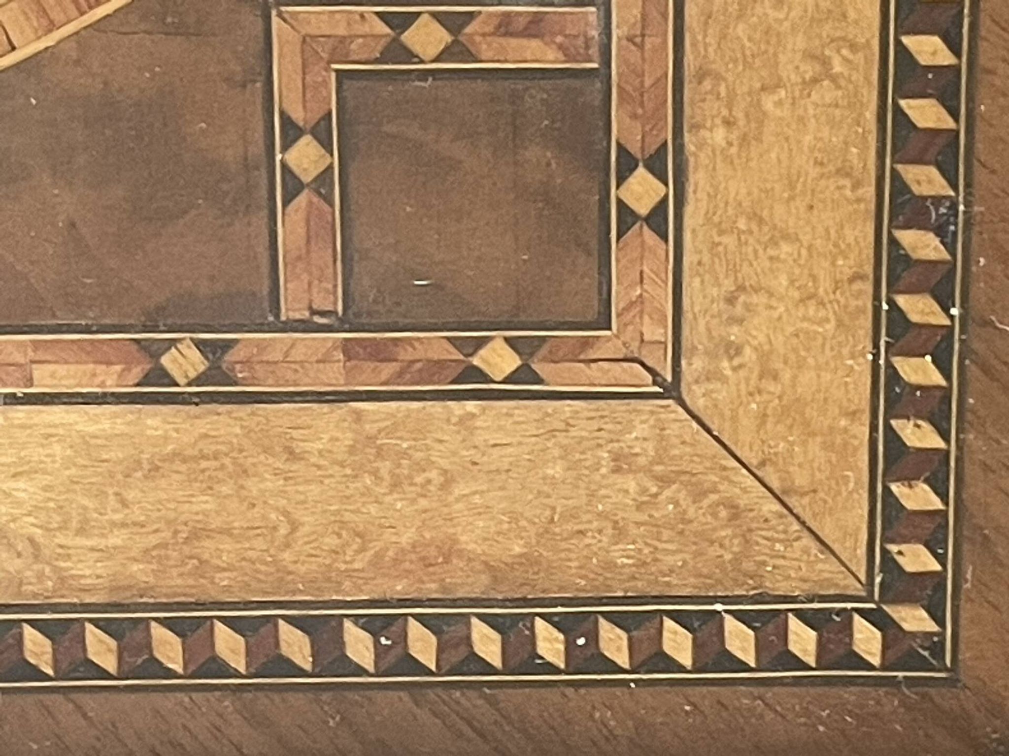 Grand plateau vintage,  marqueterie de bois sous verre