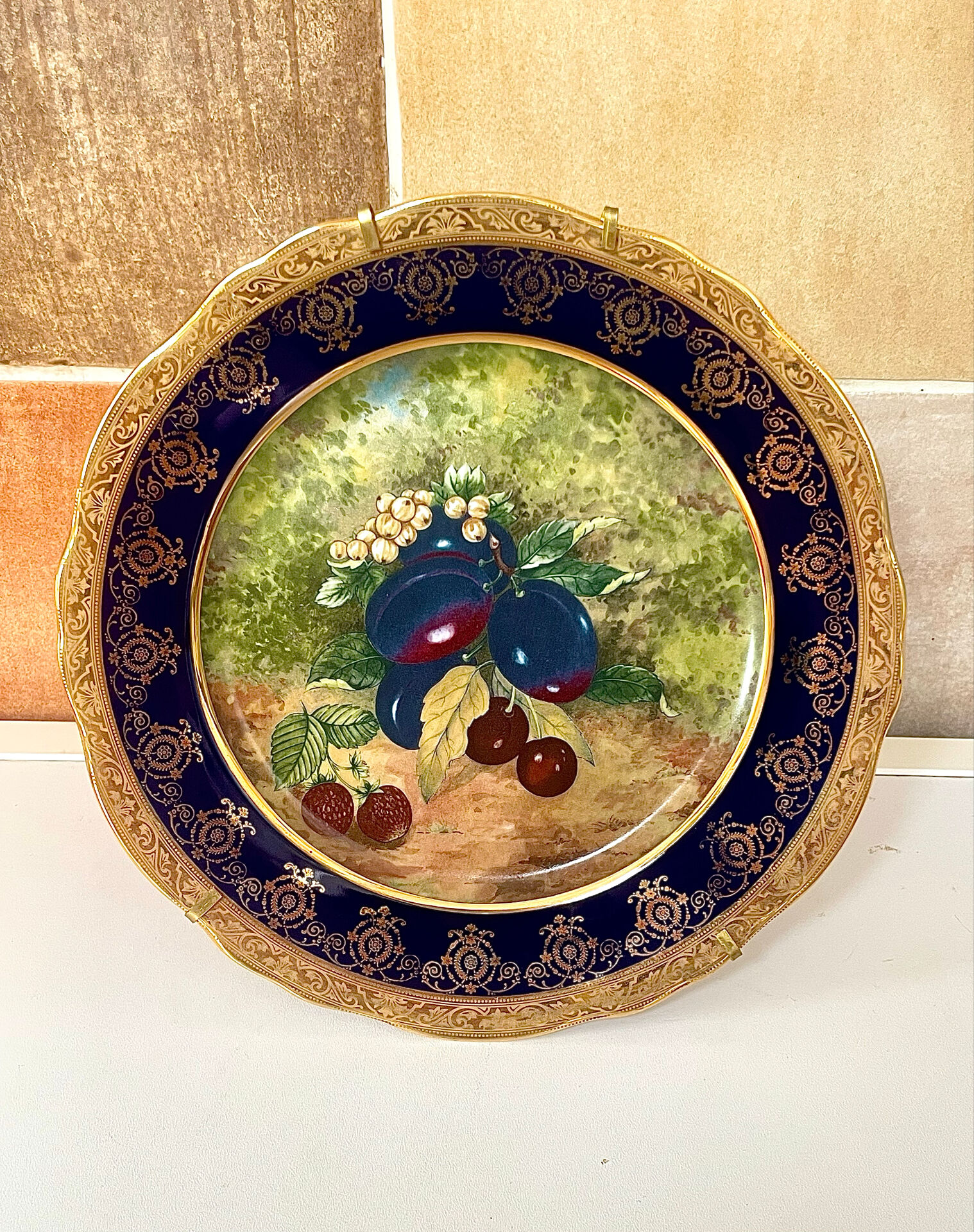 Decorative plate collection limoges. prestige de limoges - france