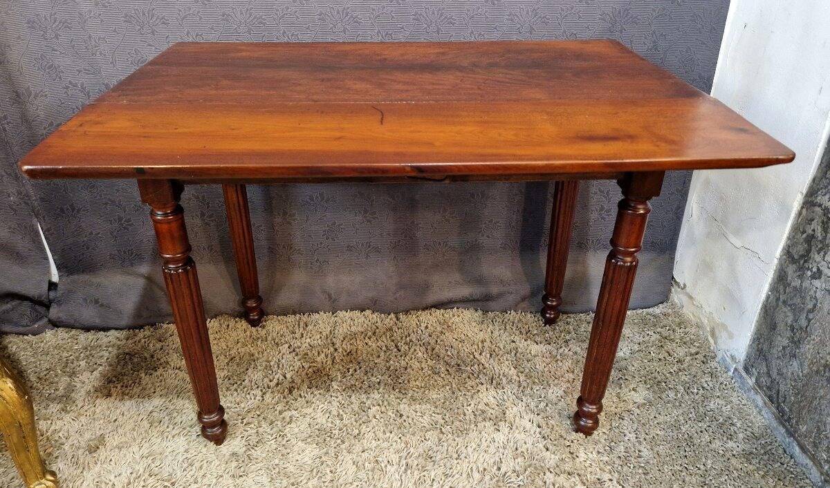 Table d'appoint en acajou