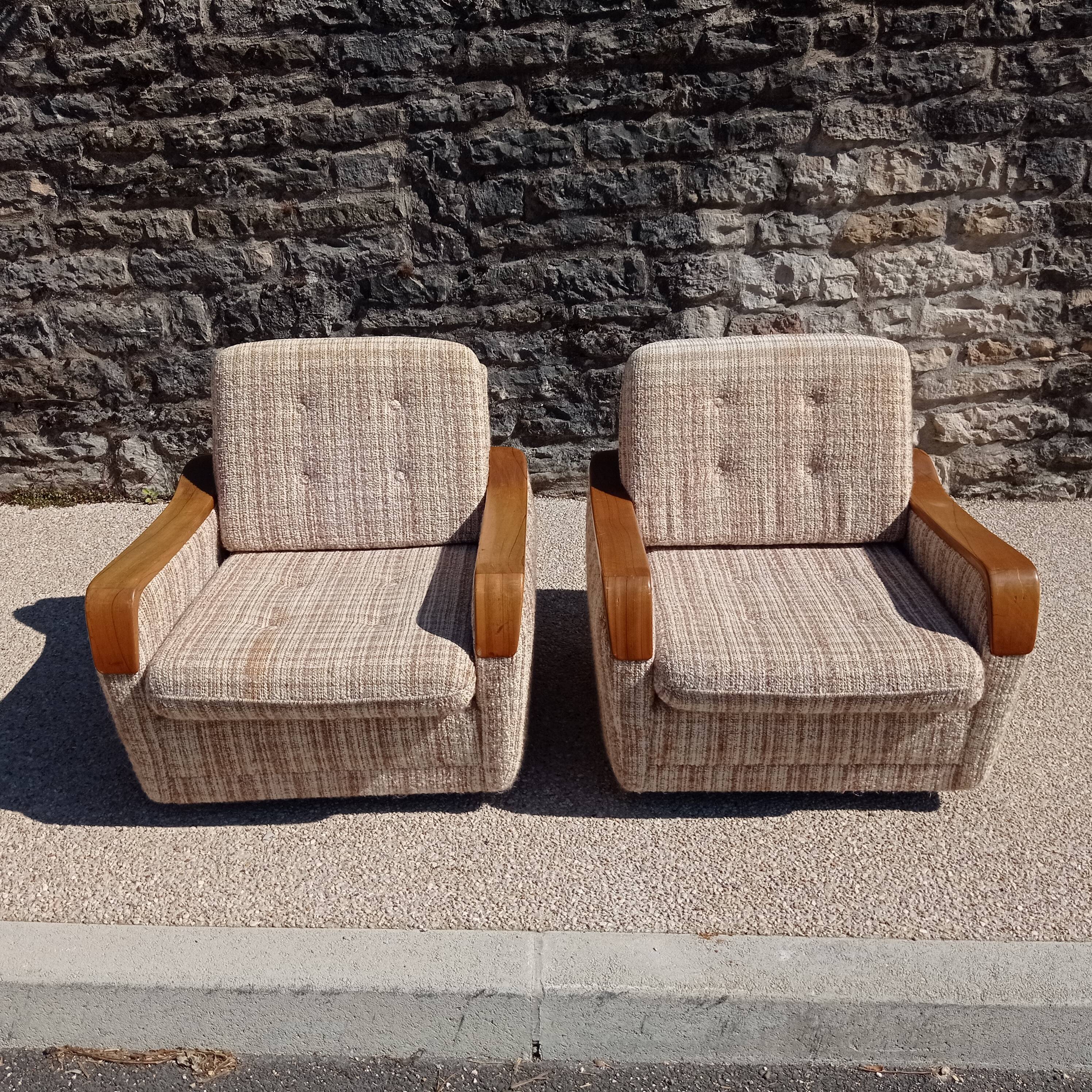 Paire de fauteuils vintage en bois et tissu