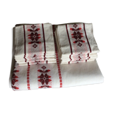 Rectangular tablecloth and its 18 towels - vintage Basque linen