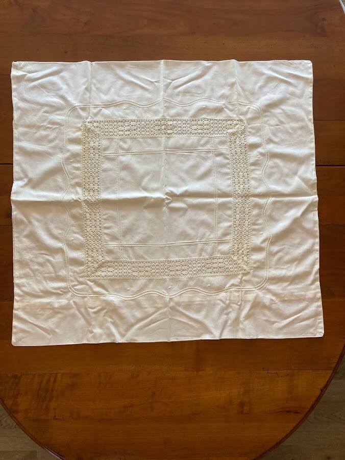 Taie d’oreiller ancienne brodée 71 x 76cm