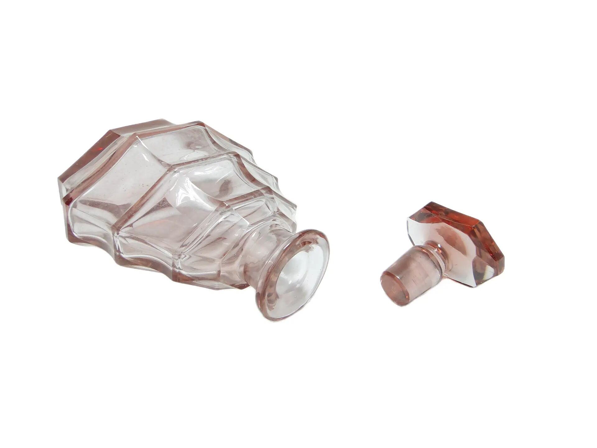 Carafe Art Déco, cristal rose, Moser, Tchécoslovaquie, années 1930.