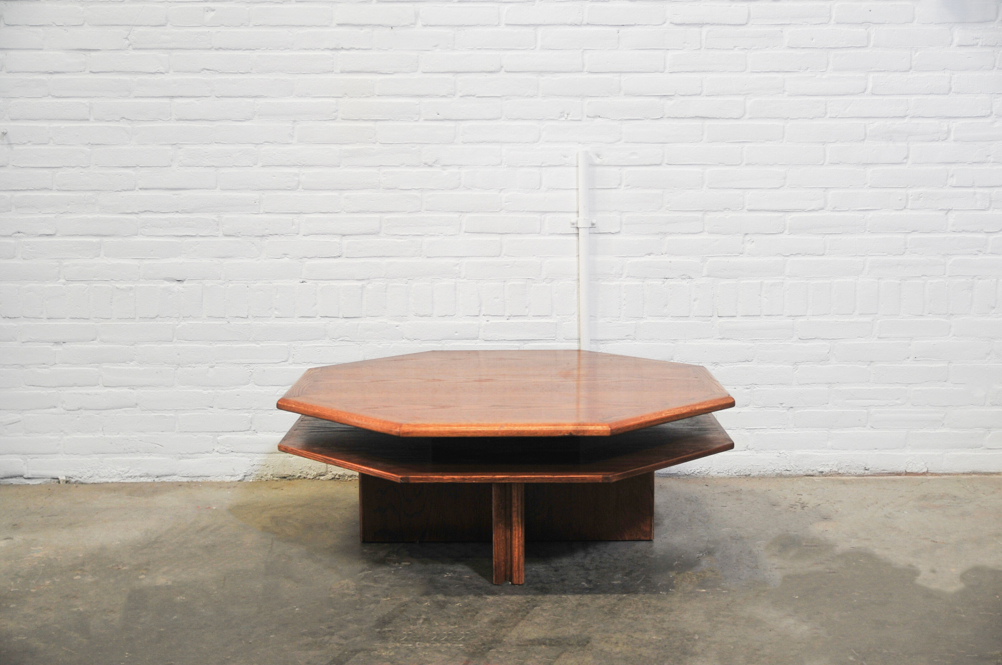 Hexagonal wooden coffee table with plateau