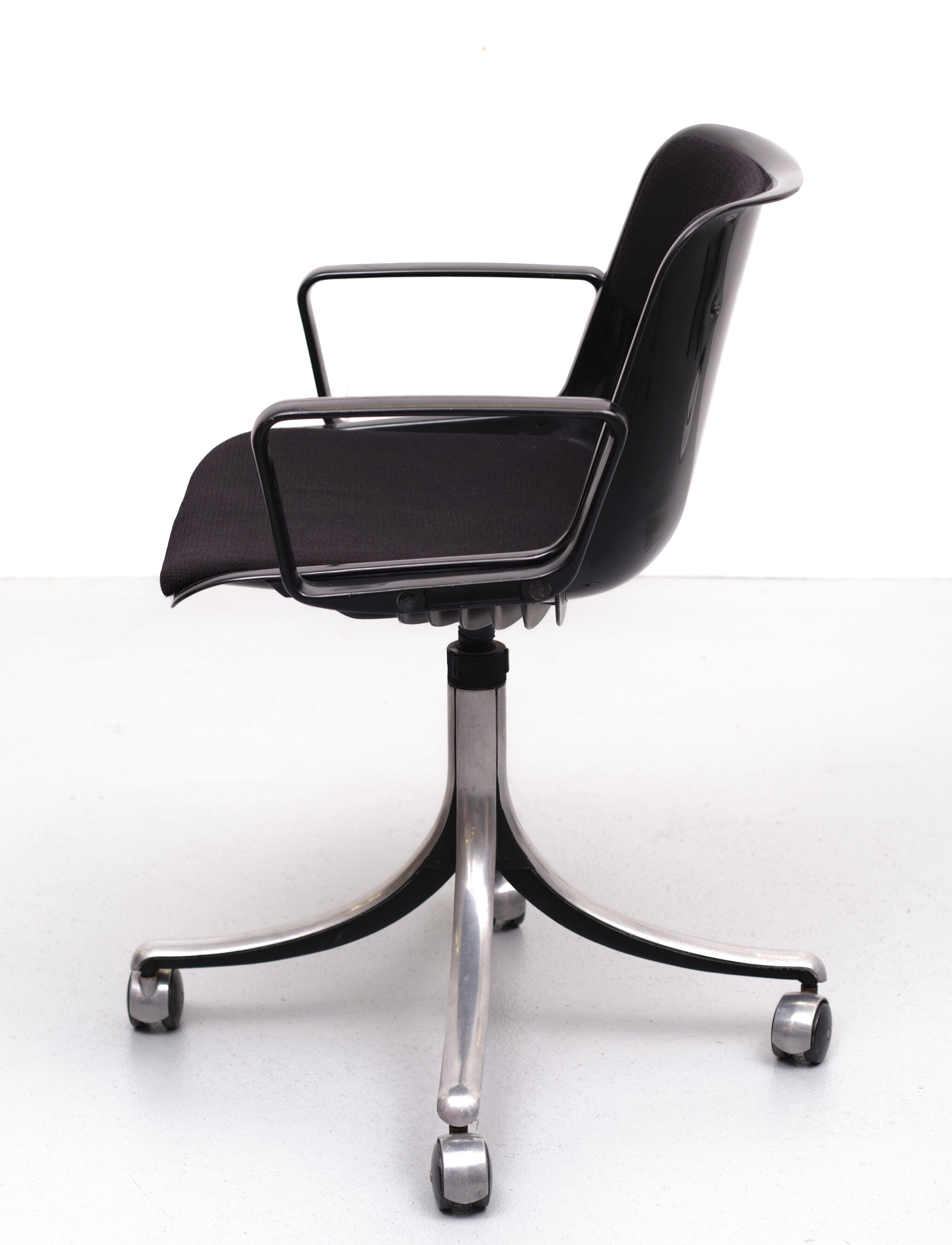 Modus Desk Chair Osvaldo Borsani Tecno Italy