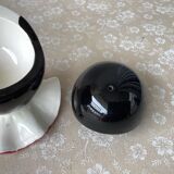 Coquetier and salt shaker Pierrot