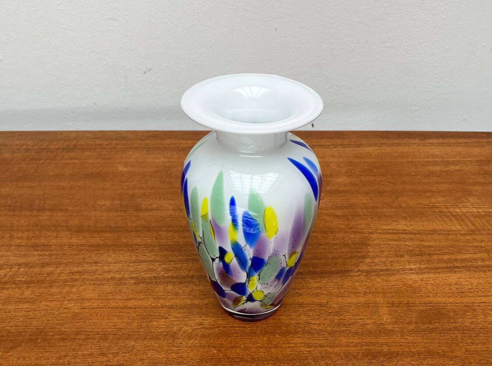Postmodern glass vase by Hans Jürgen Richartz for the Richartz art collection, 1980s.