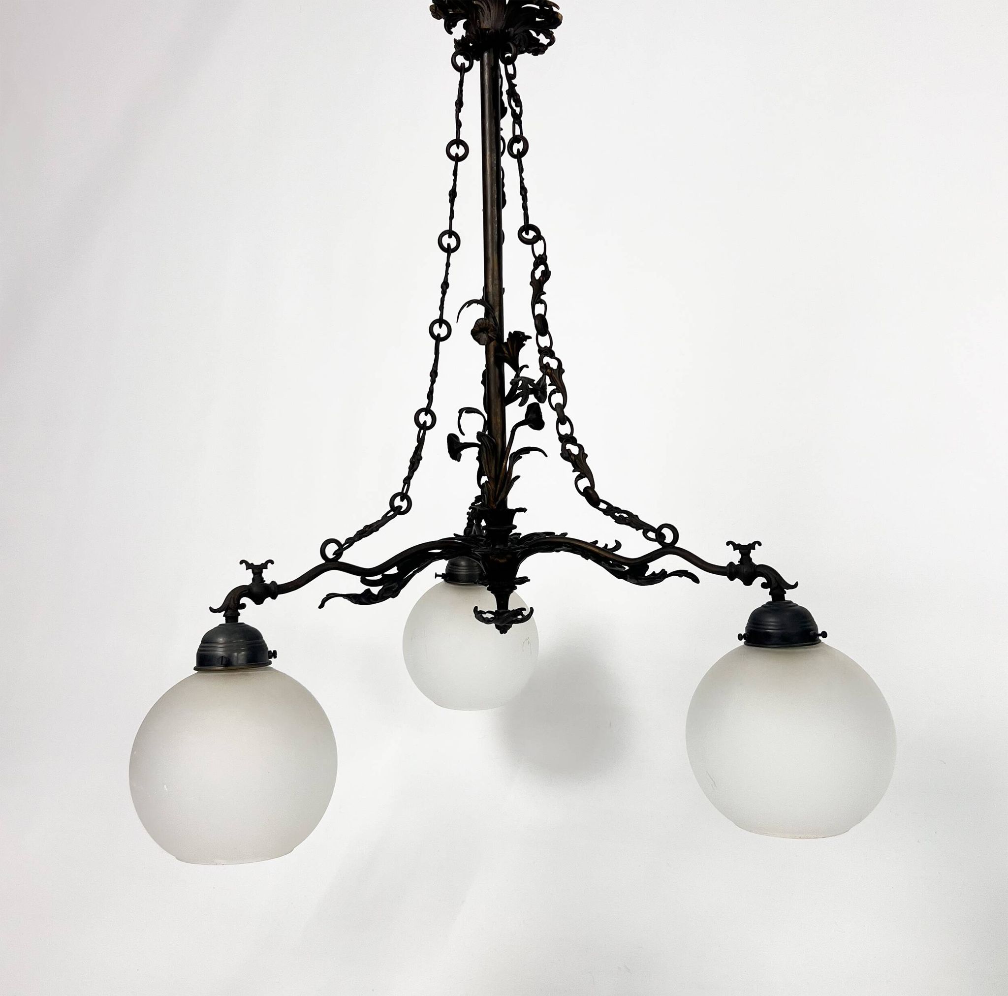 Lustre gothique vintage en laiton et verre, 1970s