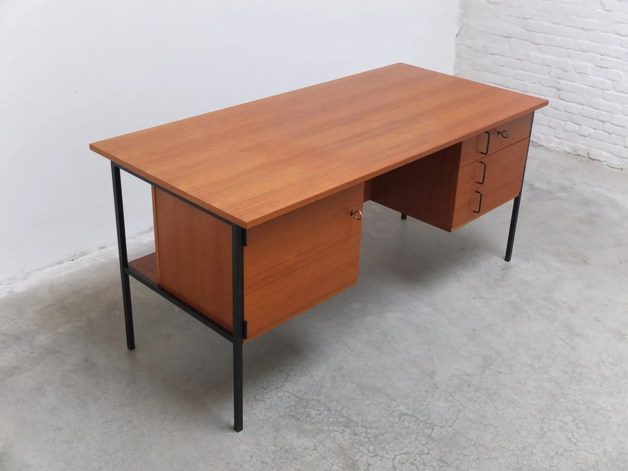 Minimalist freestanding desk by Günter Renkel for REGO, 1960s