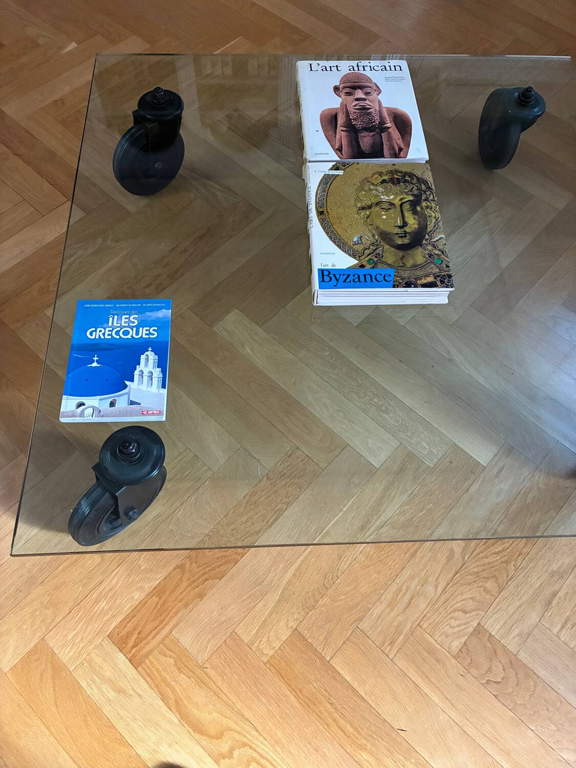 Four-wheeled tables by Gae Aulenti for Fontana Arte