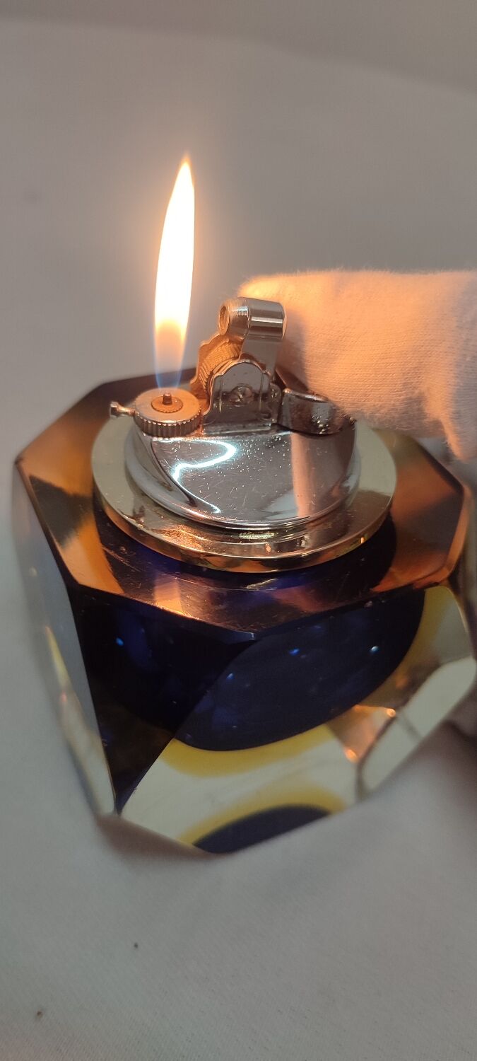 Briquet en verre de Murano, Italie, années 1960.