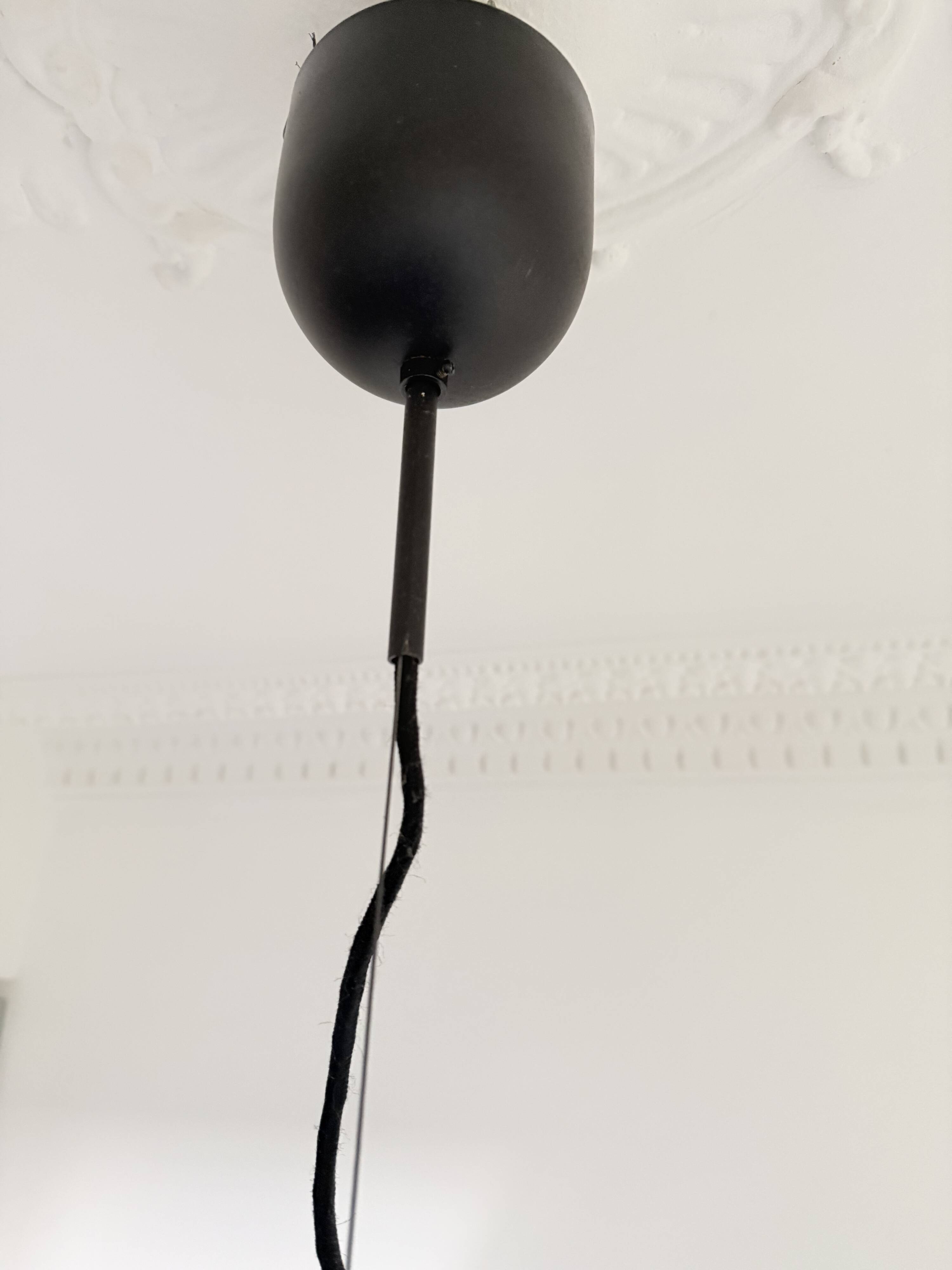 "Neverrino" suspension by Gae Aulenti, Vistosi edition.