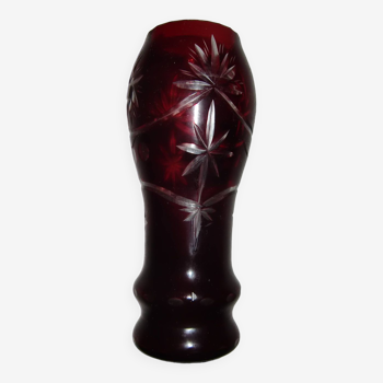 Petit vase en cristal de Bohême rouge/bordeaux hauteur 16 cm