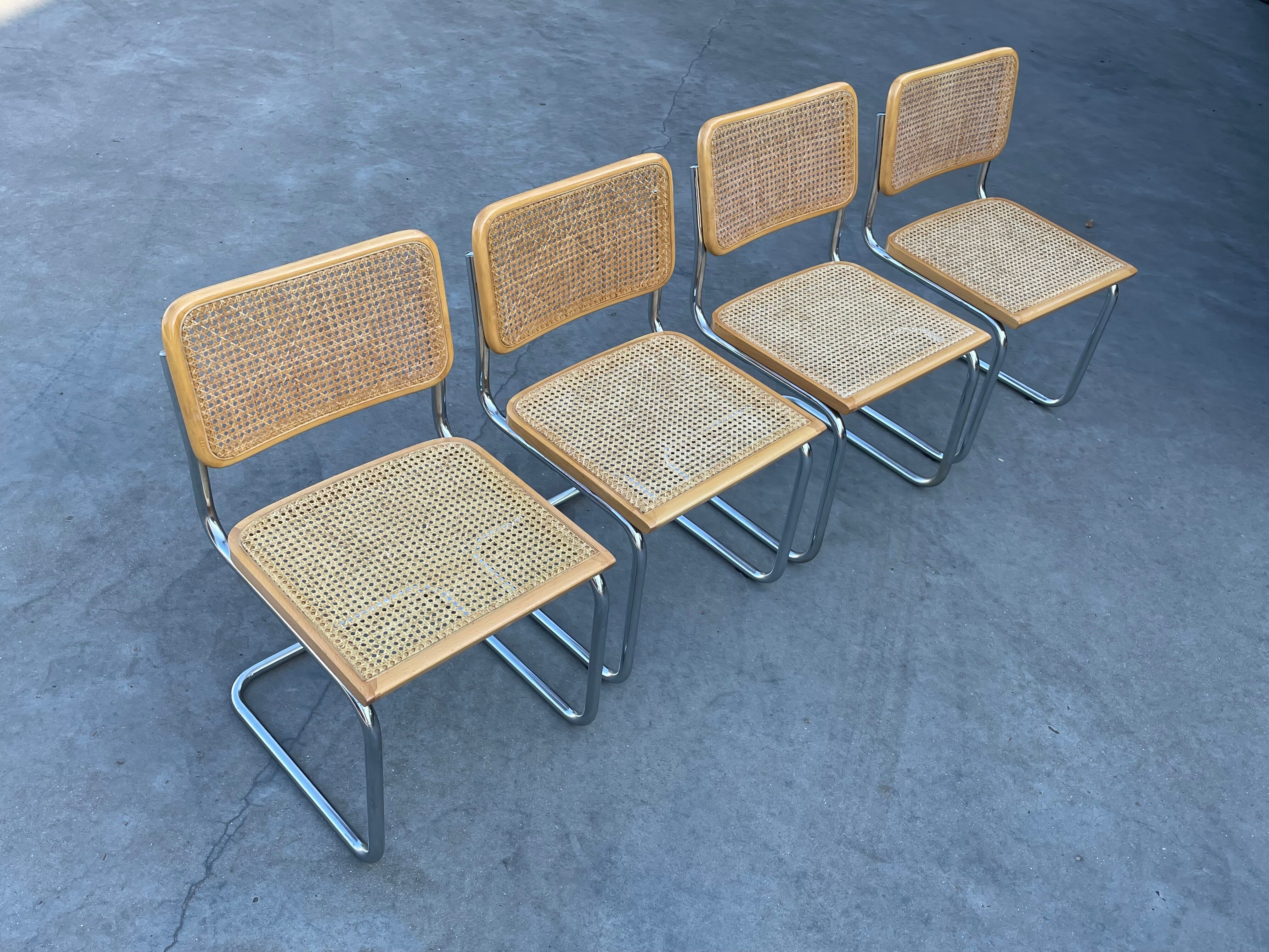 Lot de  4 chaises modèle Cesca B32