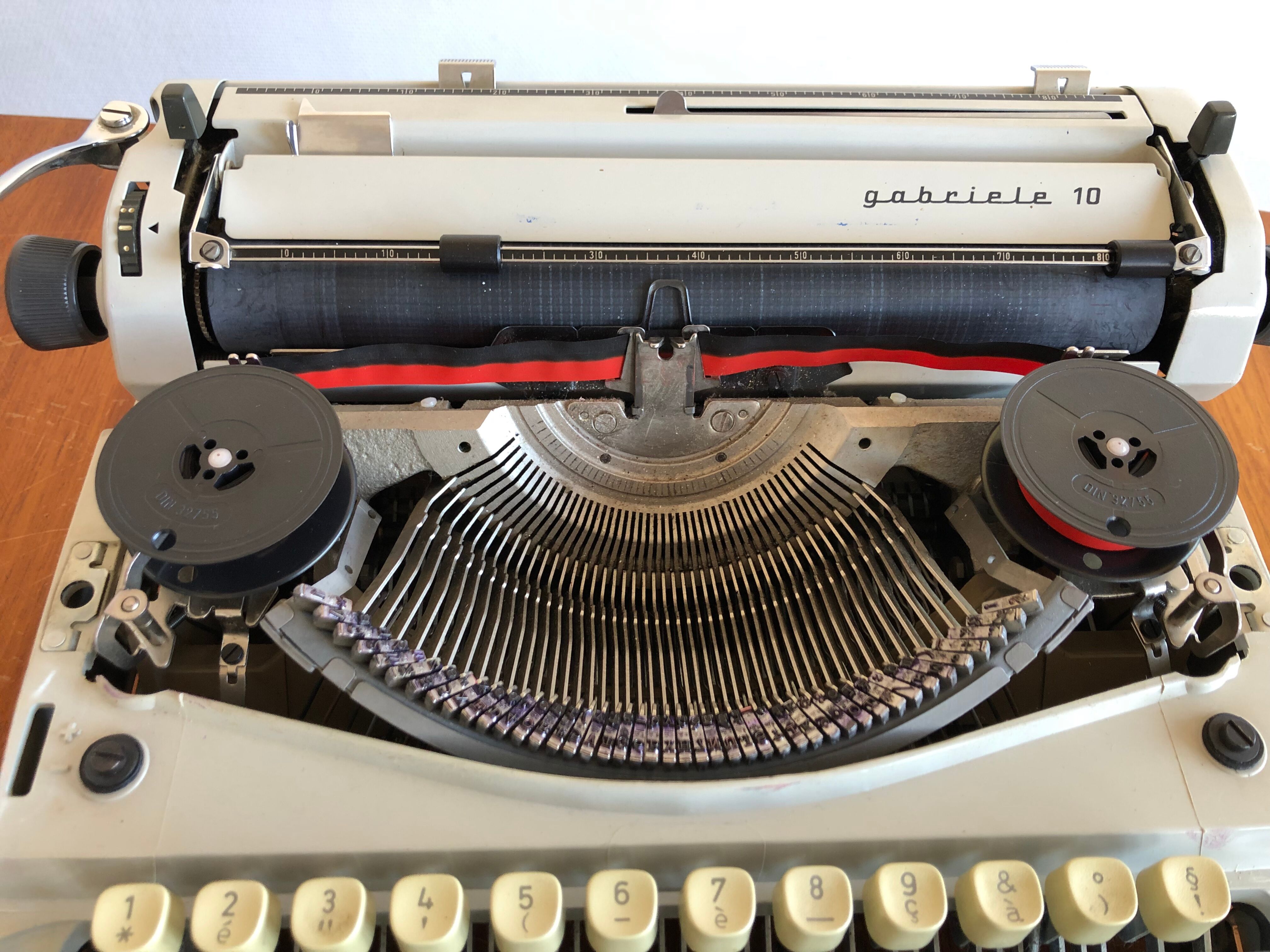 Typewriter triumph Adler Gabriele 10