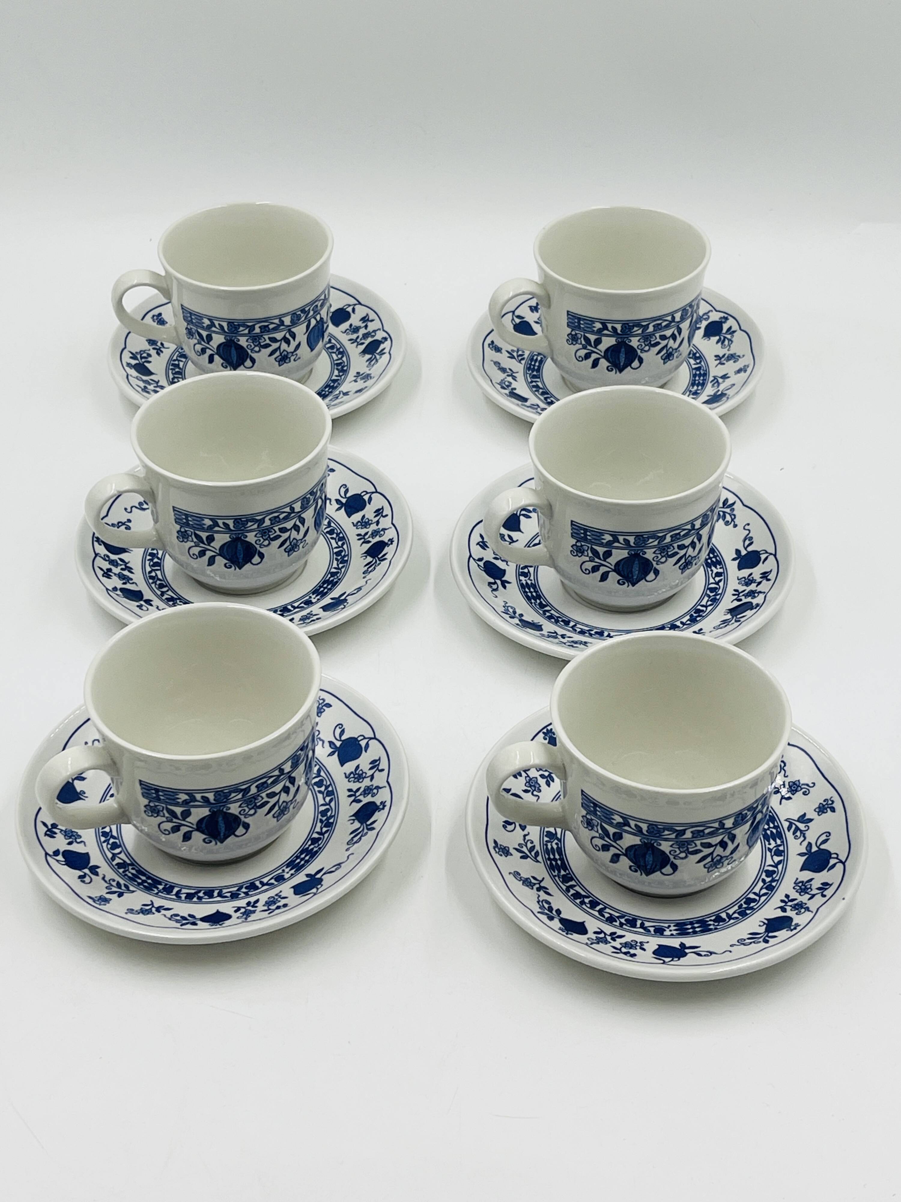 Set of 6 cups and saucers Biltons England Blue Onion design