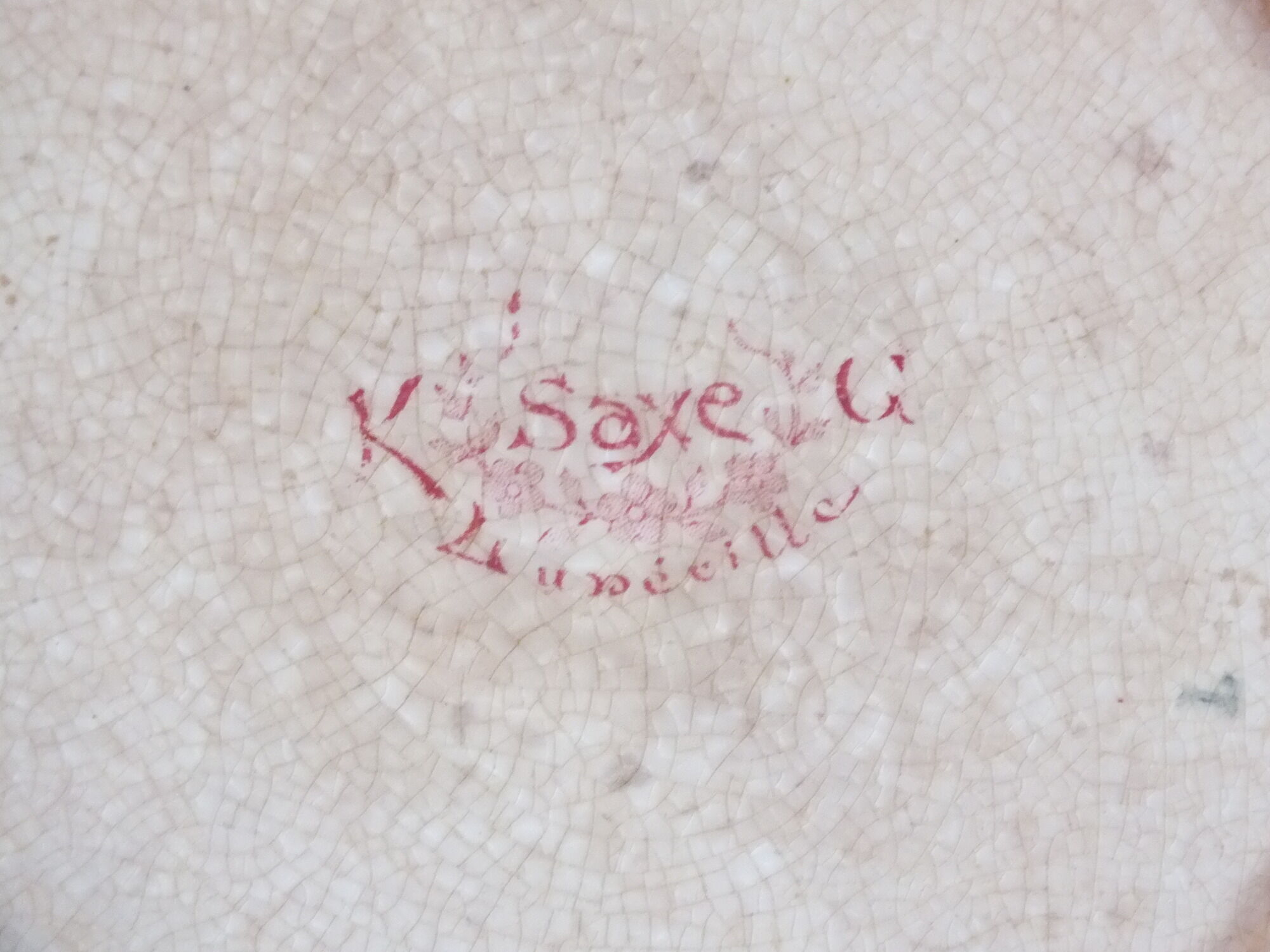 Assiette plate Lunéville KG du service Saxe rose en Terre de Fer