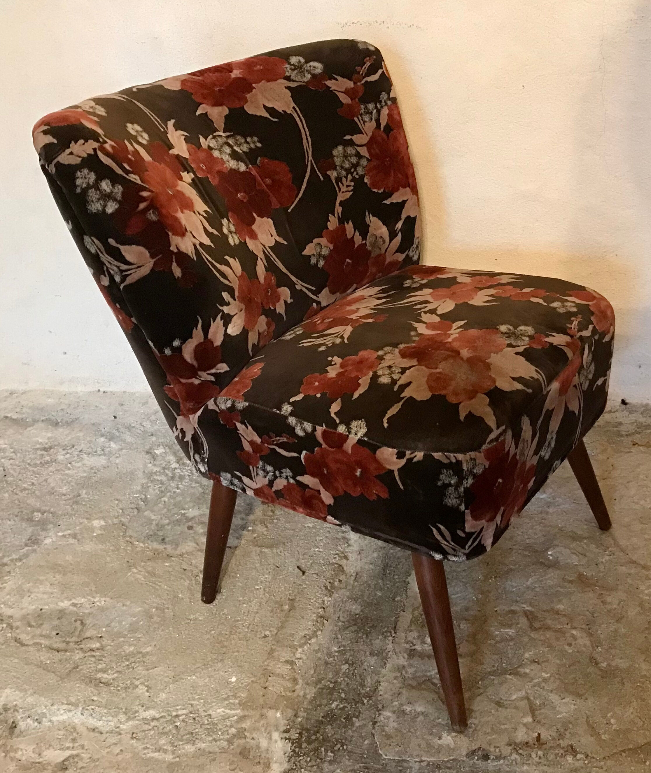 Vintage cocktail armchair 1960 feet compass and fabric flowers