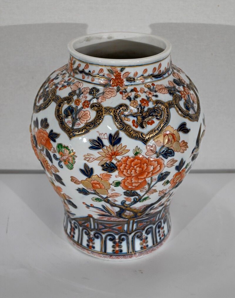 Vase with Imari decoration, signed H. Gibot - 1943