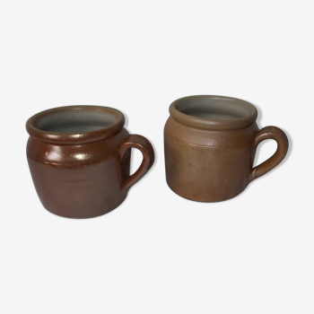 Set of 2 small sandstone pots with sean