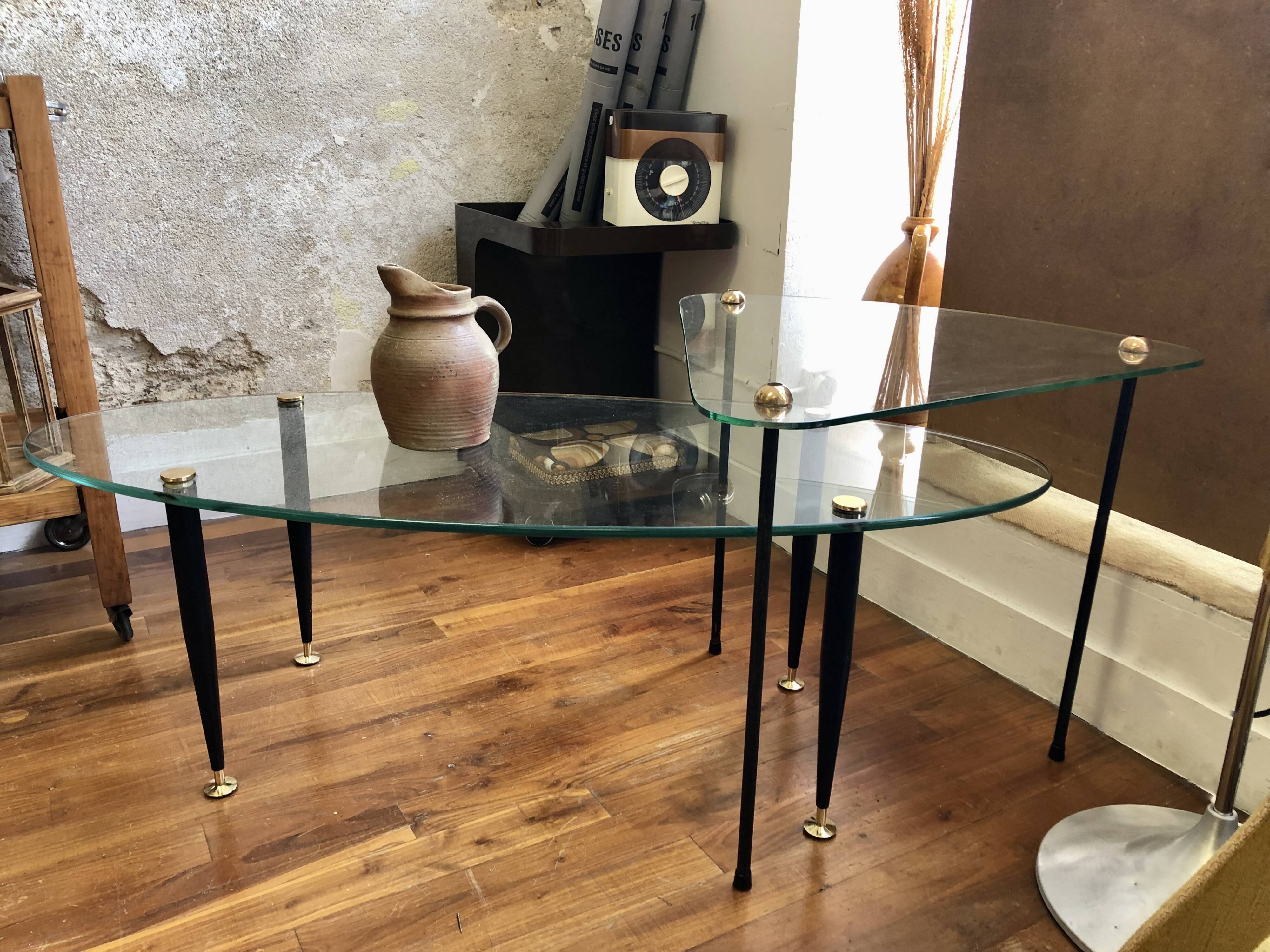 Set of trundle coffee tables in glass and brass