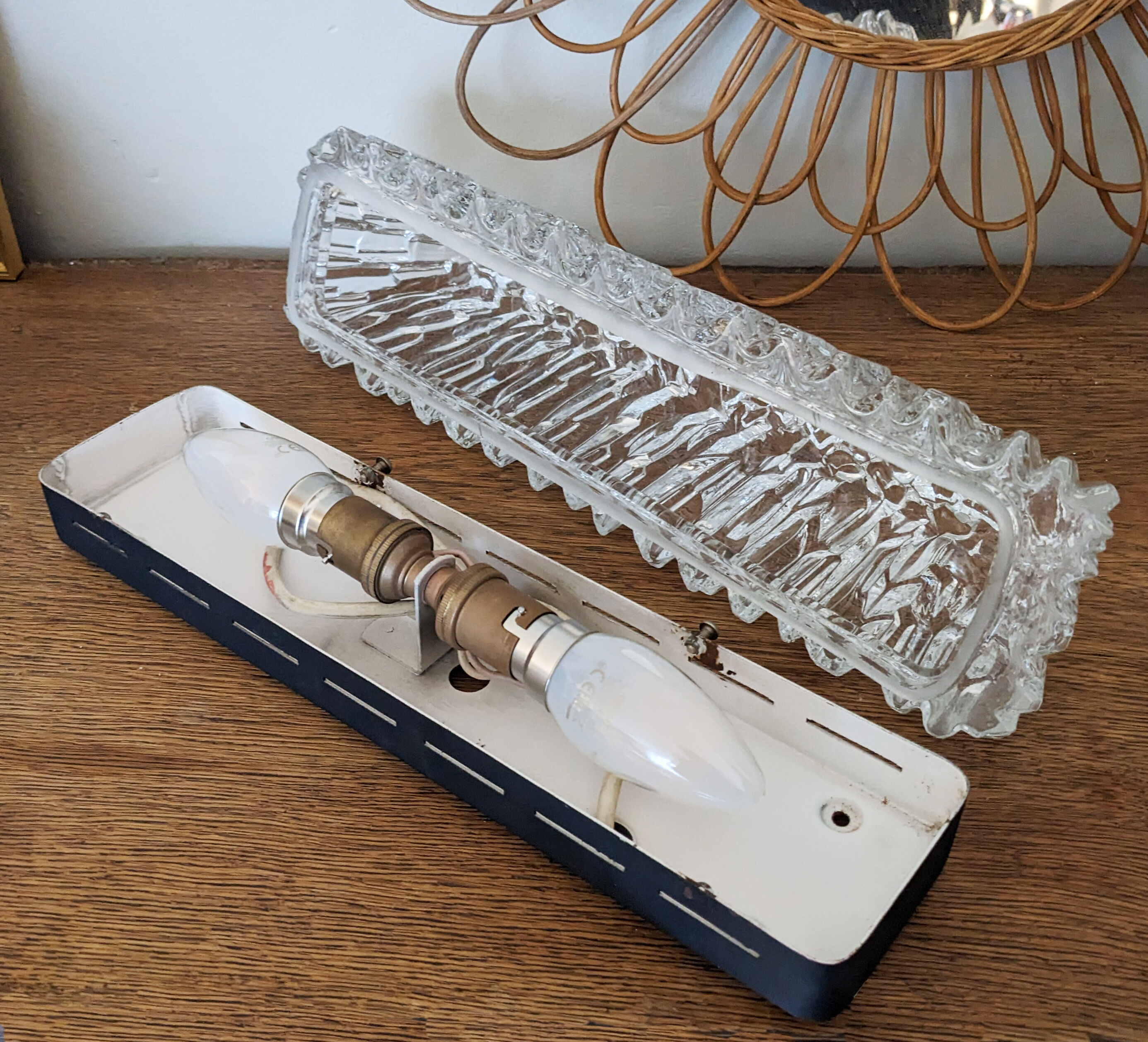 Pair of vertical wall lamps