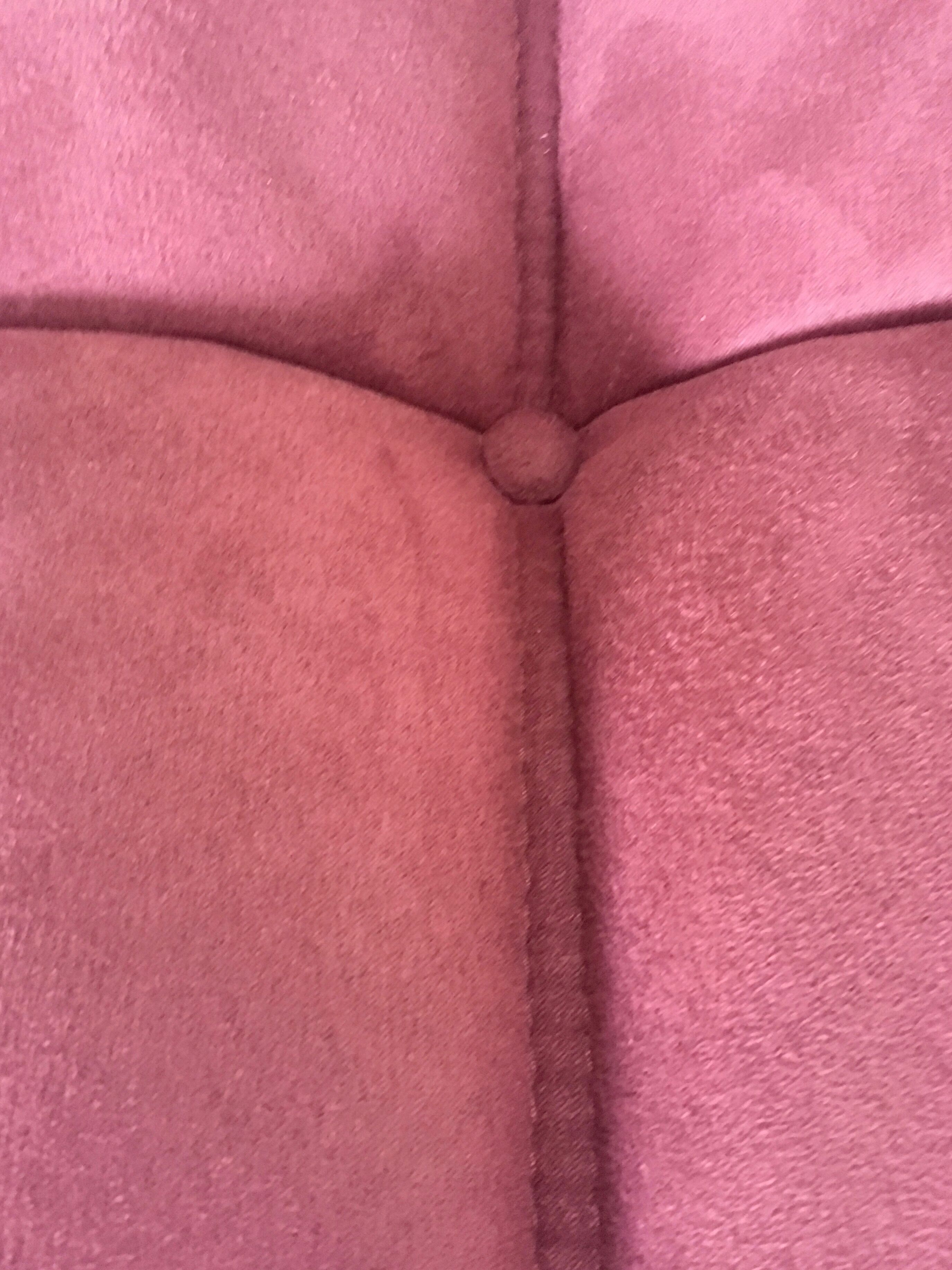 Driver "Togo" microfiber rose designed by Michel Ducaroy 1973