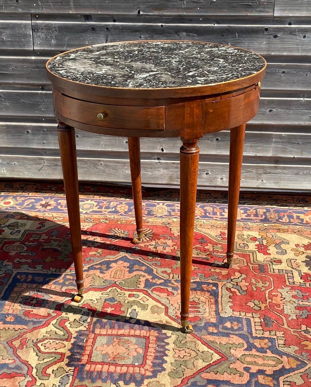 Table bouillotte en noyer d’époque directoire XVIII eme siècle