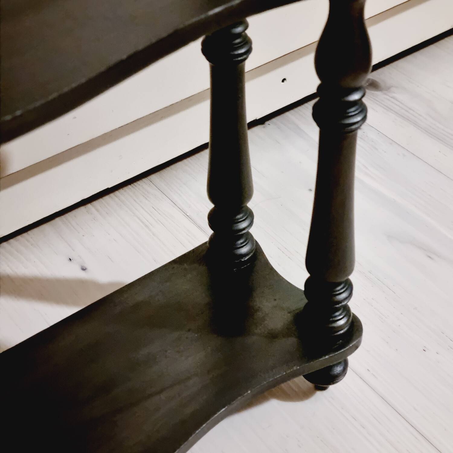 Lot of 2 old shelves