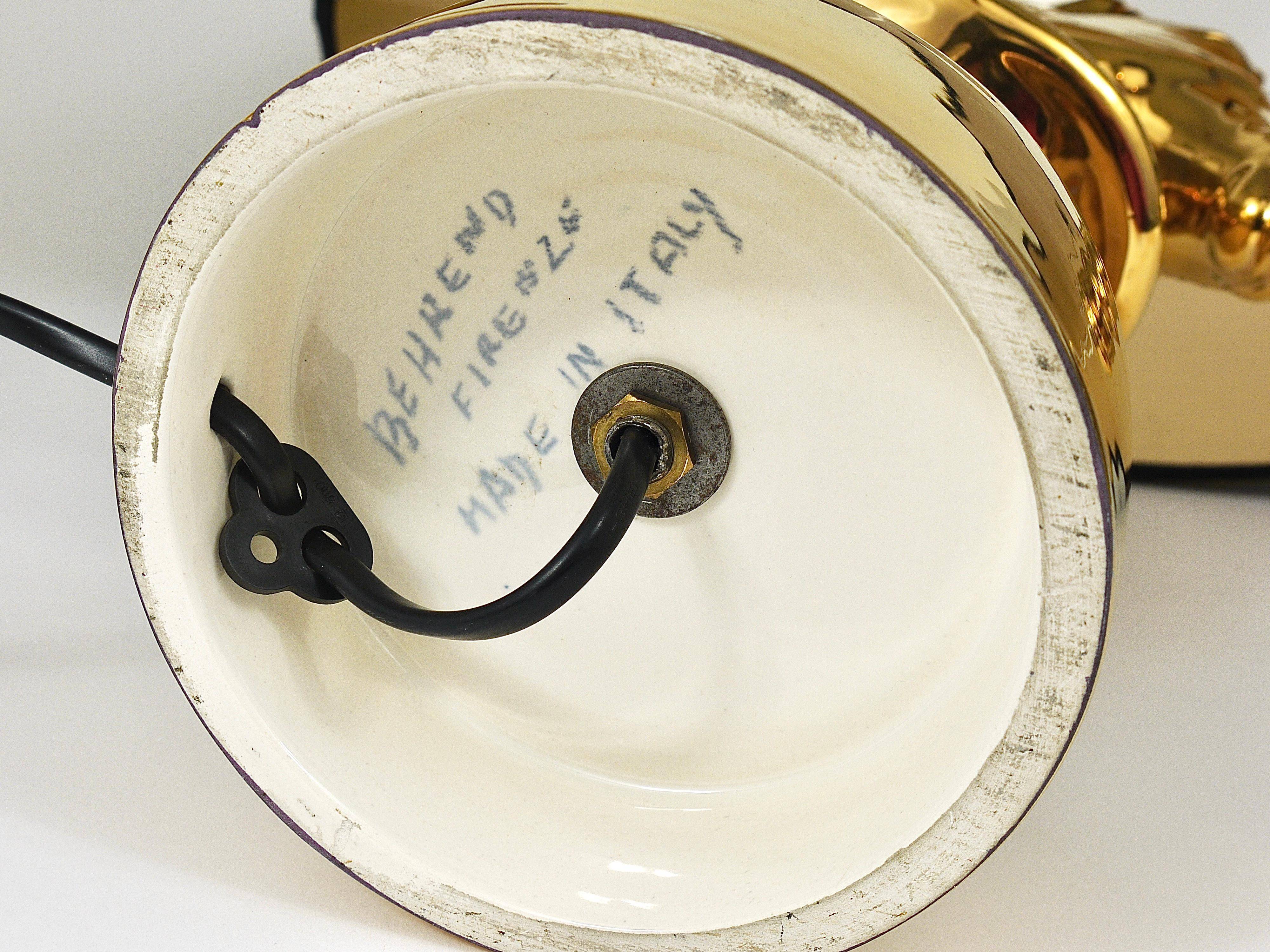 Sculptural Hollywood Regency table lamp in the shape of a horse from the 1970s.