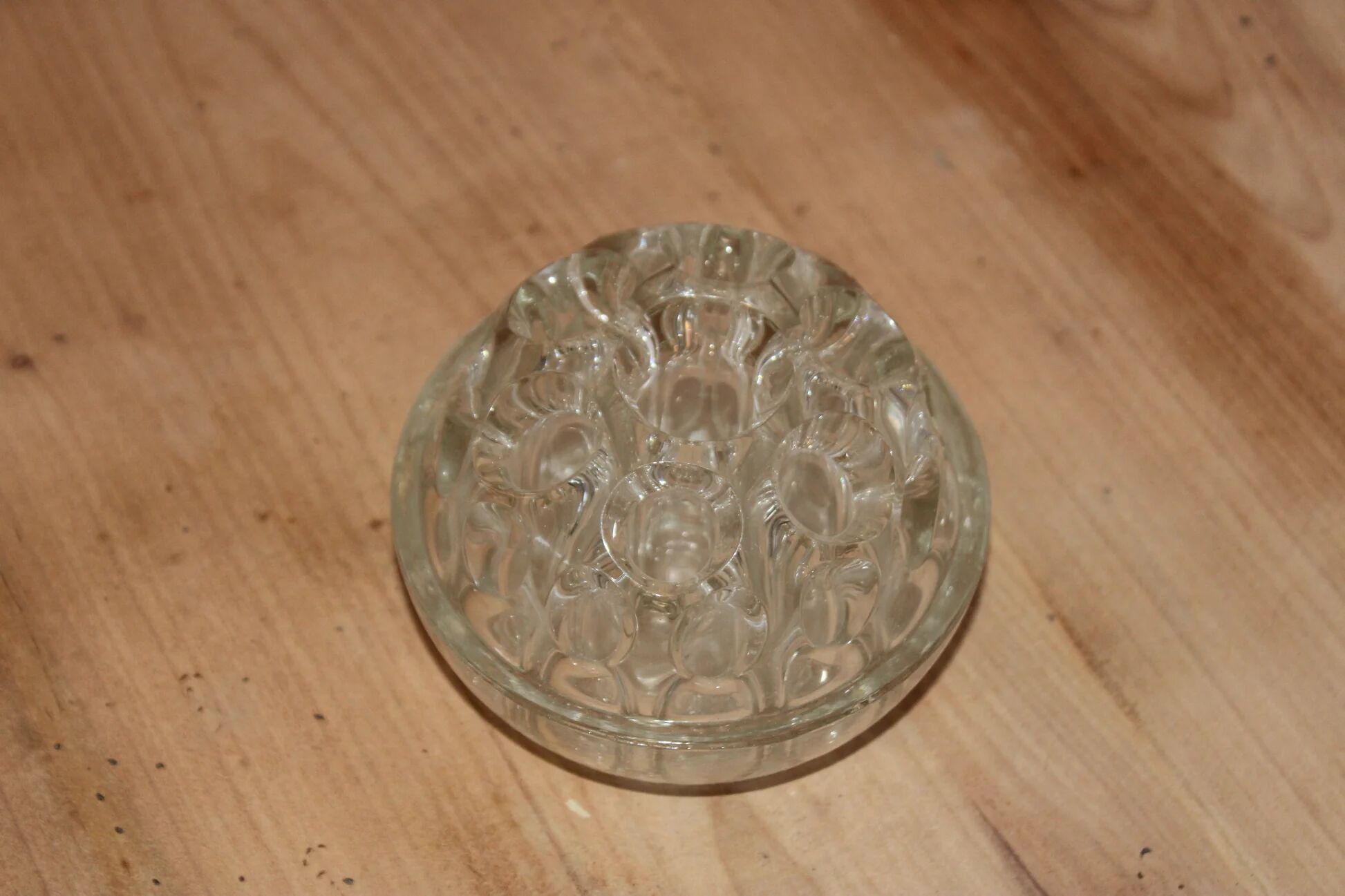 Vintage clear moulded glass flower holder – Flower holder – Ø 10 cm