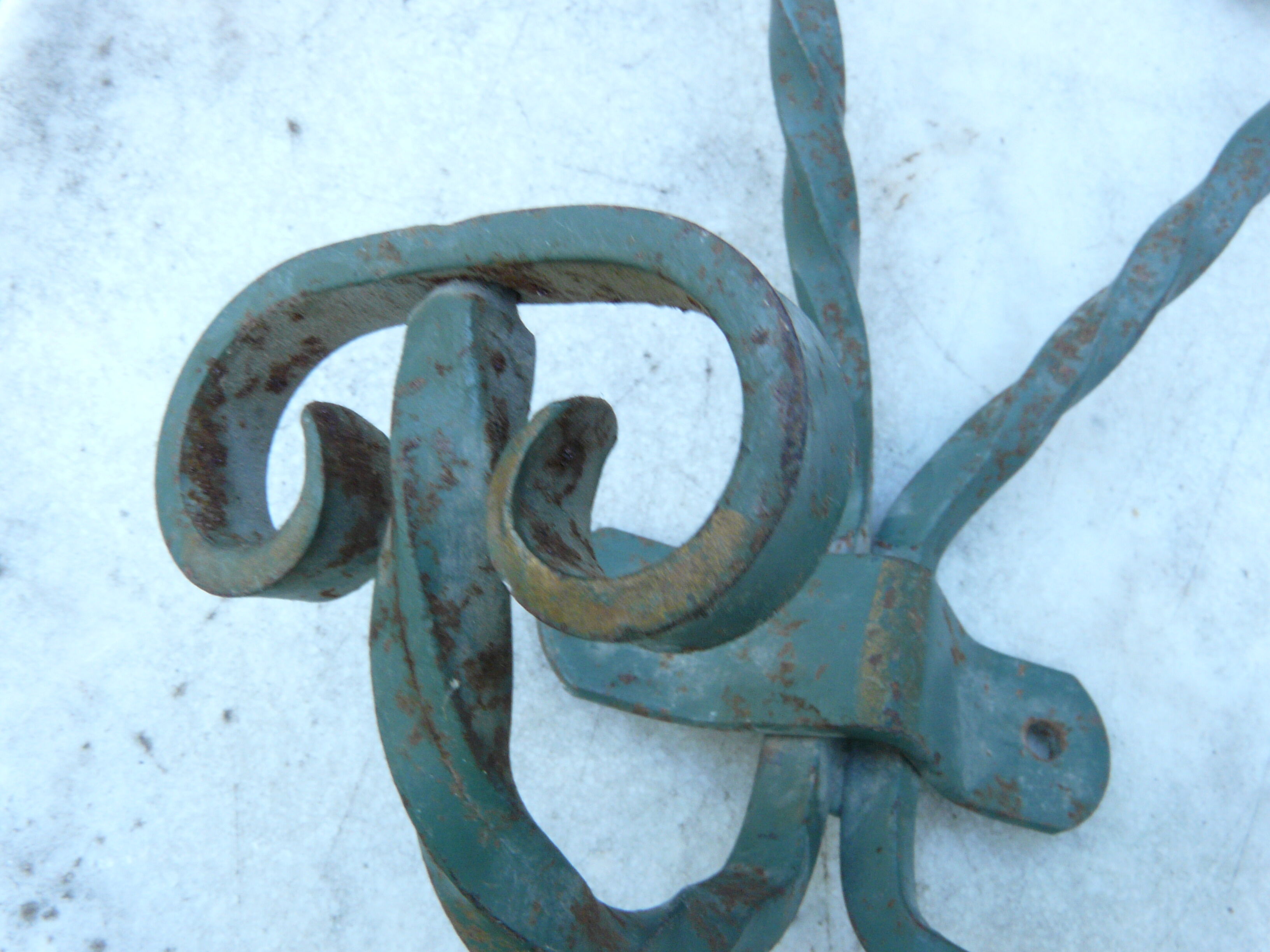 2 porte manteau mural en fer forgé à 4 patères