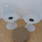 2 Tulip chairs by Eero Saarinen for Knoll International