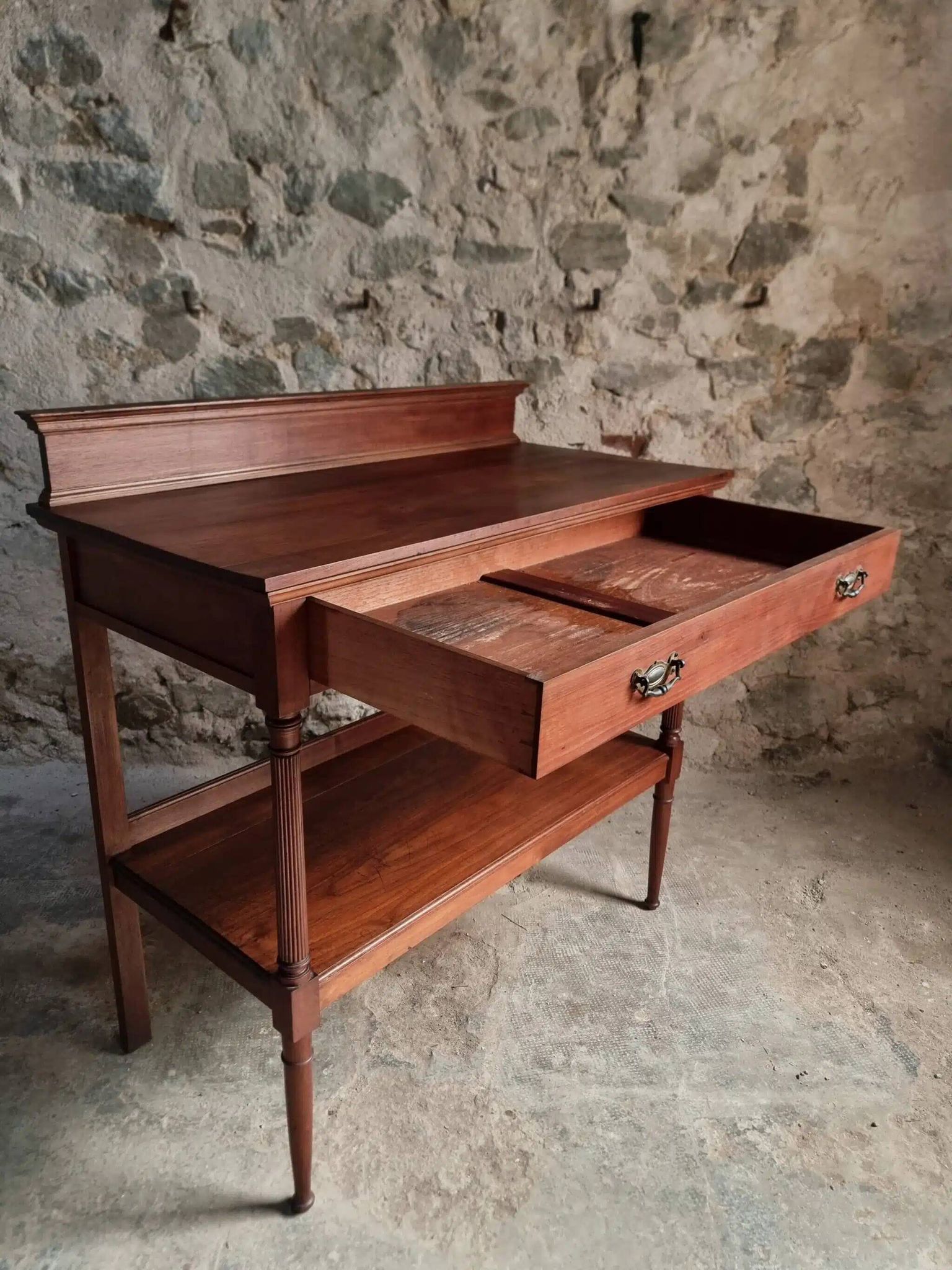 Console en acajou antique avec tiroir et étagère, table de service française, vers 1900