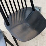 Set of 4 black chairs
