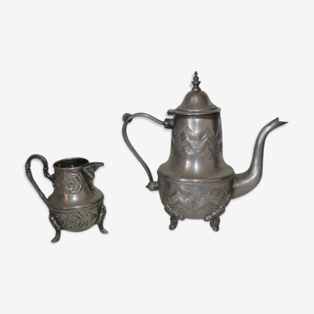 Old teapot "Le Cheval" and milk pot (SBA Fez) in silver metal