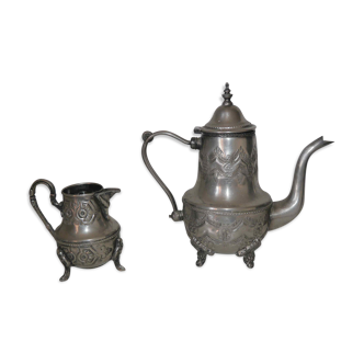 Old teapot "Le Cheval" and milk pot (SBA Fez) in silver metal